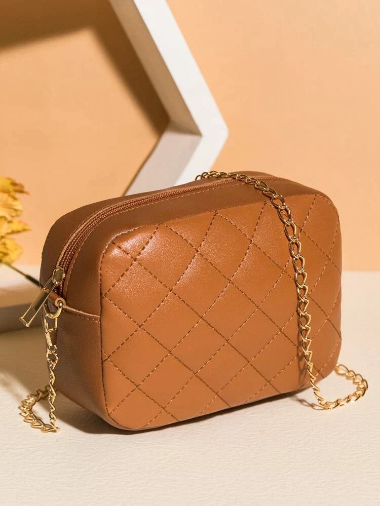 CROSSBODY 10 – Modern Compact Crossbody Bag for Effortless Everyday Style