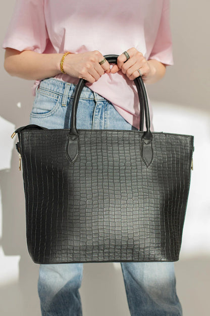 SIDE ZIP TOTE 01 – Black | Modern Everyday Tote with Side-Zip Detail