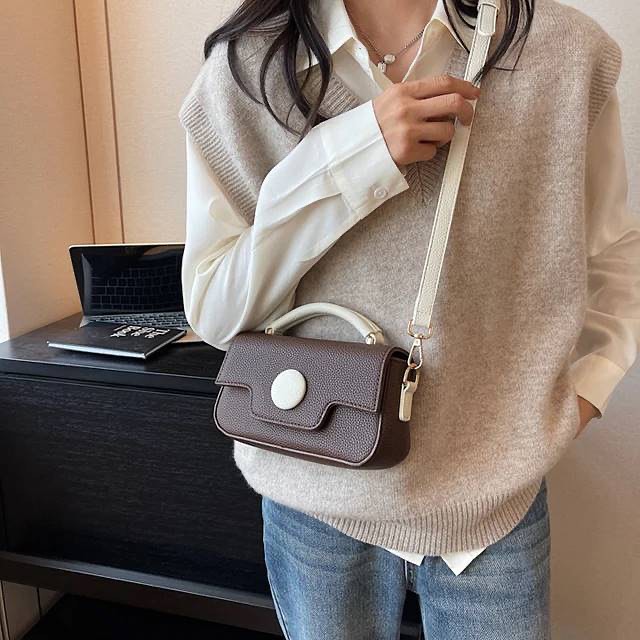 CROSSBODY 07 –  PINK Sleek & Stylish Compact Crossbody Bag for Everyday Convenience